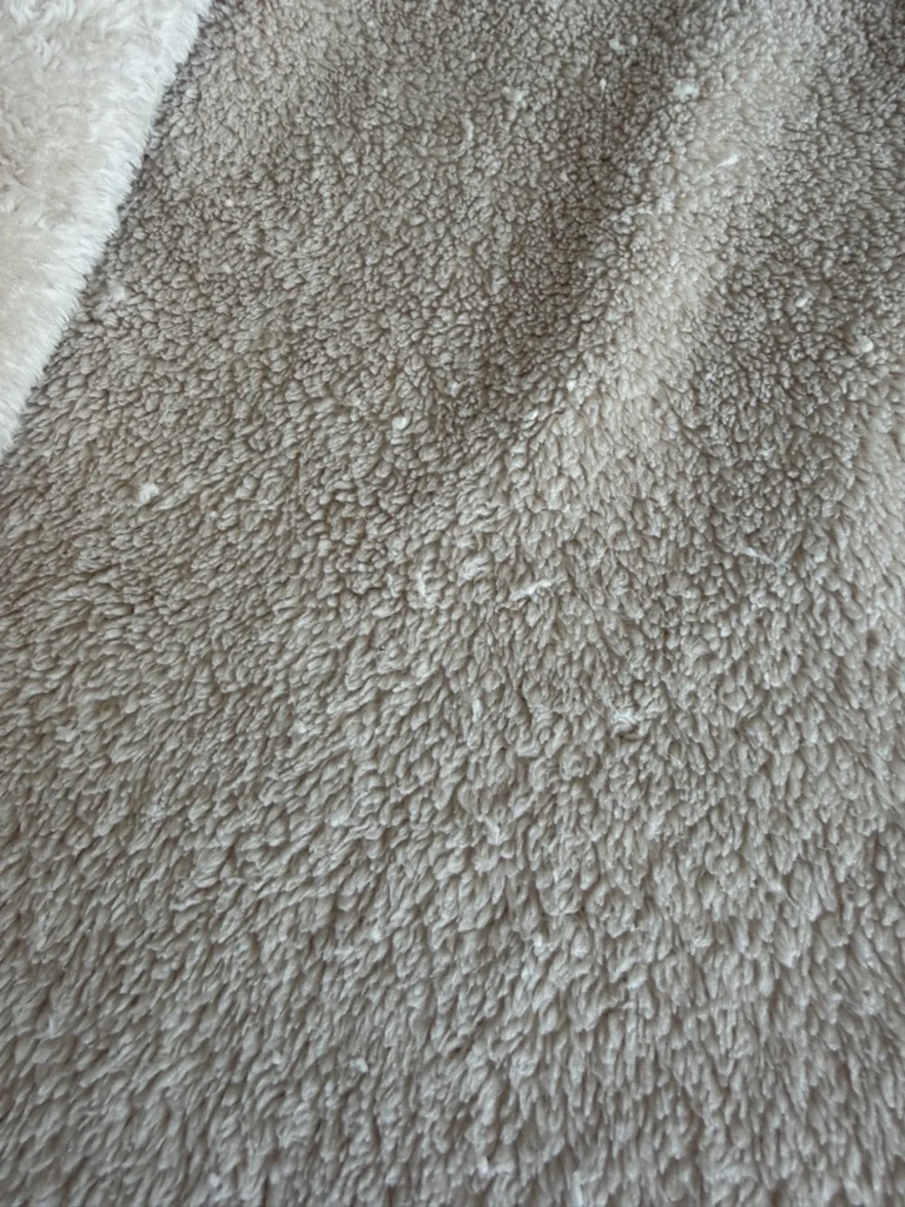Brookstone NAP Plush Blanket Satin Trim All-Season Light Tan Soft Cozy King FLAW